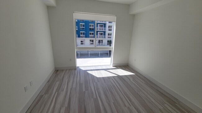 Photo - 2431 NE 187th St Unidad B2