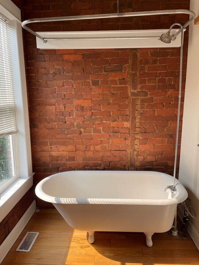 Photo - 1204 Indianola Ave