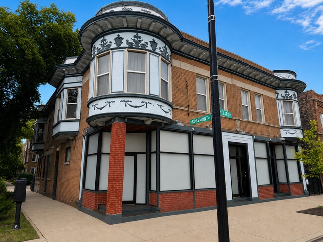 Building Photo - 1555 W Rosemont Ave Unit 1