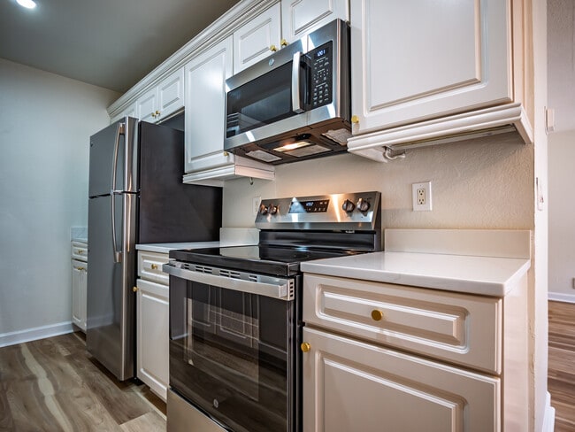 Photo - 1802 Jackson Ave W Unit 187