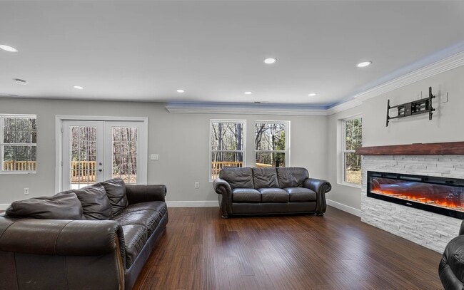 Photo - 14106 Carrollton Blvd