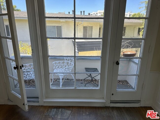 Building Photo - 613 Midvale Ave Rental