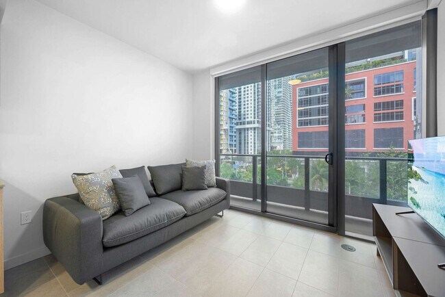 Photo - 121 NE 5th St Unit SI ID1509615P