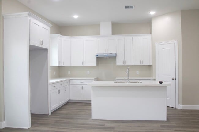 Photo - 8309 Parker Rd