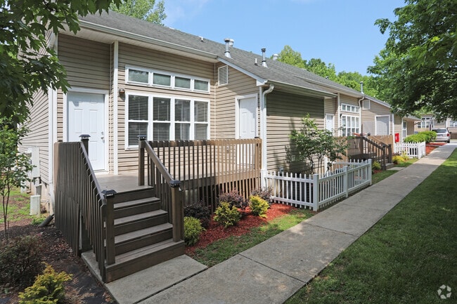 Relaxing Private Patio - West End Lofts