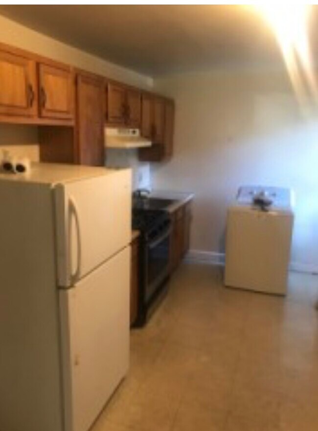 Building Photo - 105 Hammond St Rental