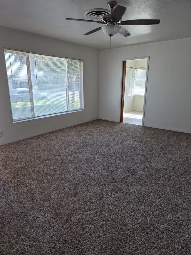 Photo - 1949 14th Ave