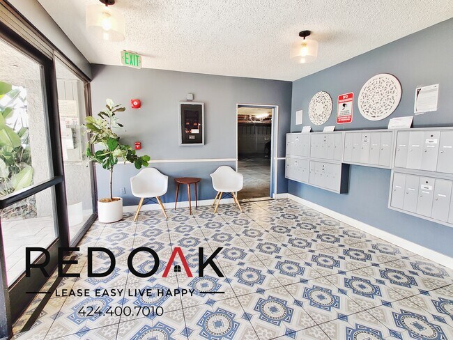 Photo - 11817 Victory Blvd Unit 111