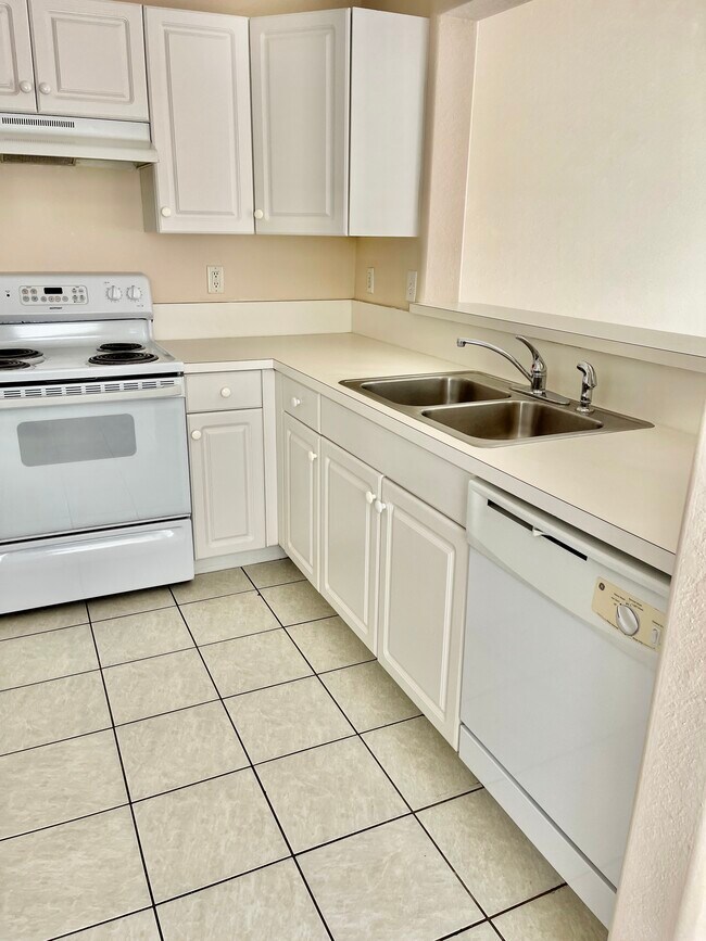 Photo - 26734 Little John Ct Unidad 03