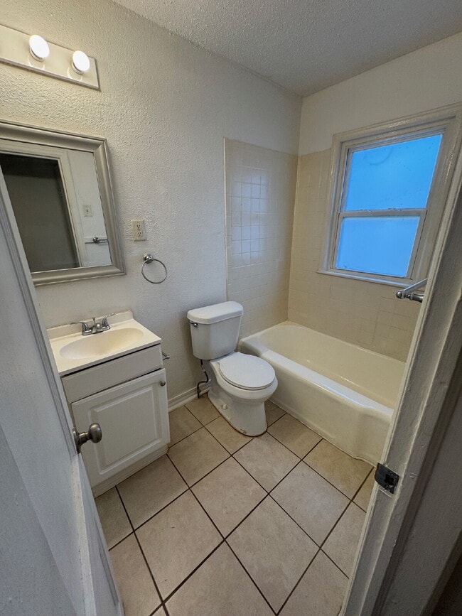 Photo - "Charming Studio Retreat with Full Bath in the Heart of Wichita!"