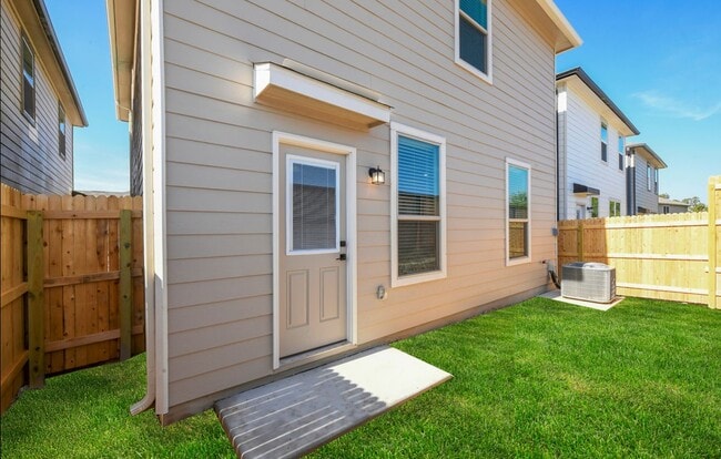 Photo - 10643 Military Dr W Unidad 52