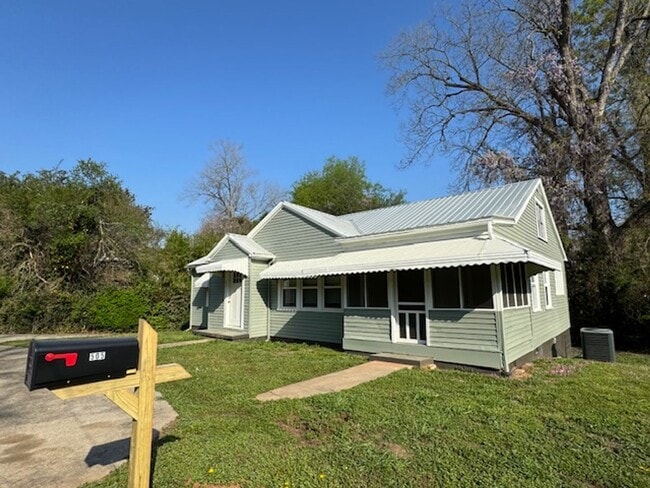 Photo - 505 E 5th St