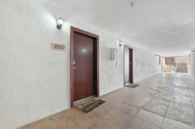 Photo - Walking Distance to ASU! Unit 2007