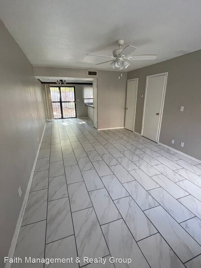 2 br, 1.5 bath House - 6637 Poplar Woods C...