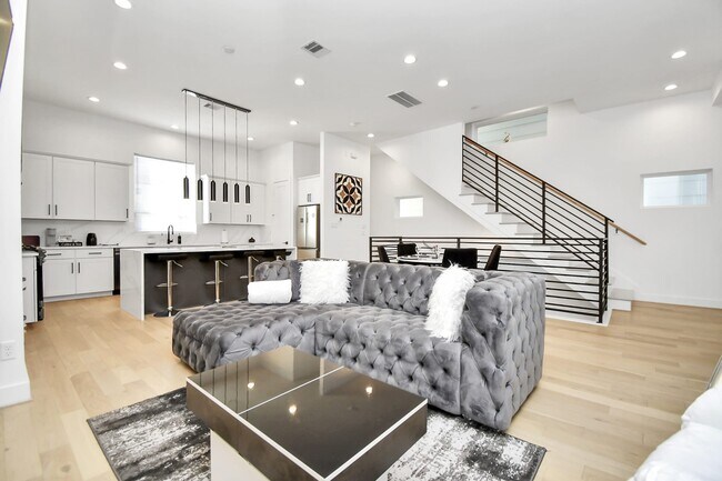 Photo - 1104 Palmer St