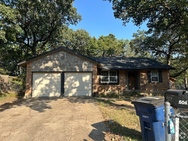 Building Photo - 506 Gulledge Ln Rental