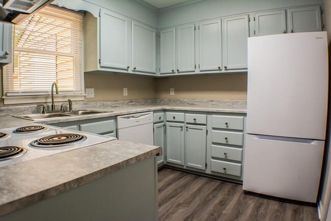 Photo - 321 Oak Arbor Ln