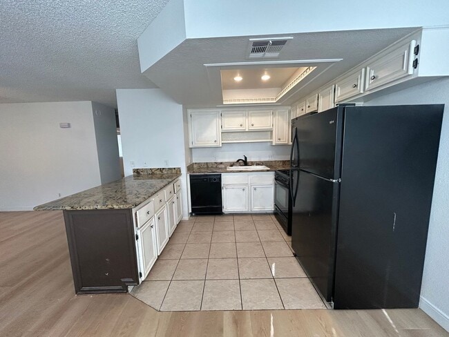 2 Bedroom 2 bath Condo! - 2 Bedroom 2 bath Condo!