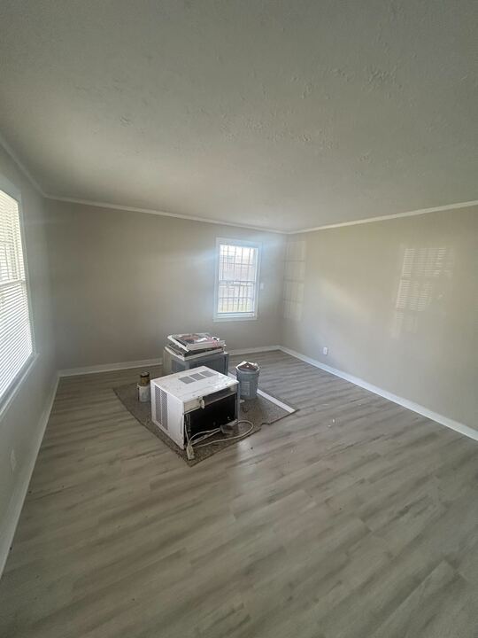 Photo - 501 Japonica St