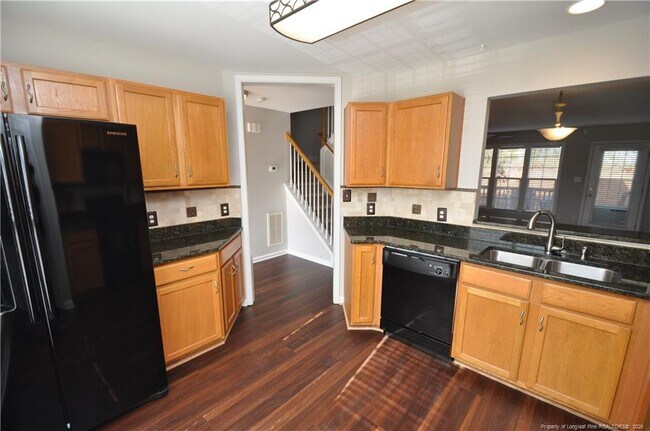 Photo - 402 Knightsborough Way