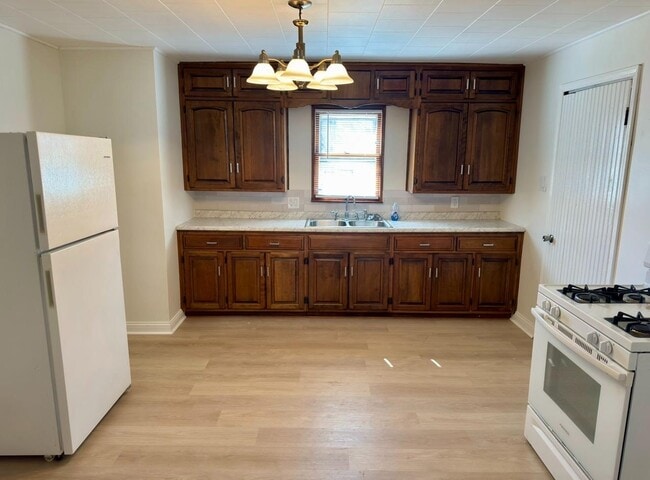 Photo - 206 W Conron Ave