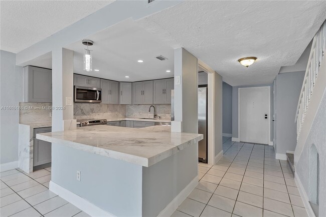 Photo - 4066 Inverrary Dr