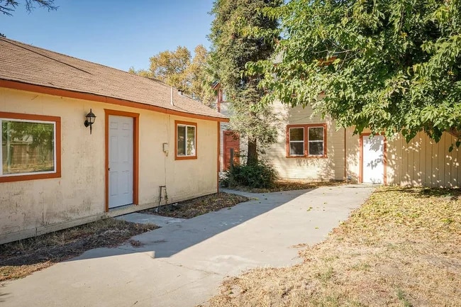 Photo - 312 W Main St