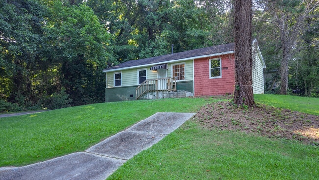 Photo - 2871 Marco Dr NW