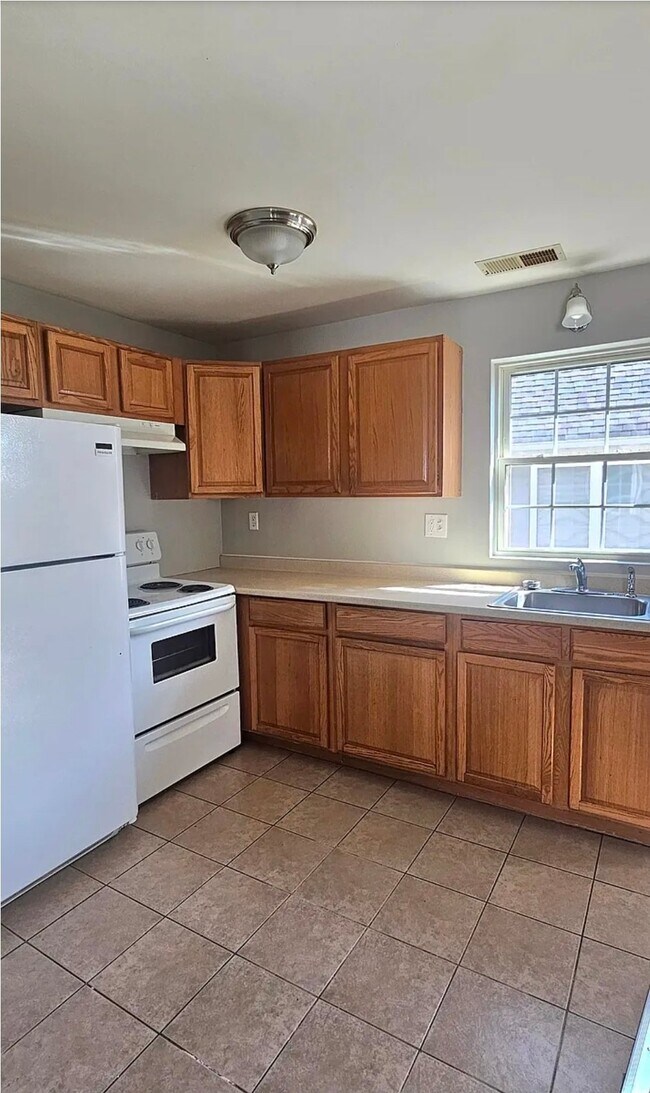Photo - 129 Main St Unit B