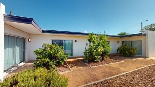 Building Photo - 1714 E Ocotillo Rd Unit 1714-4