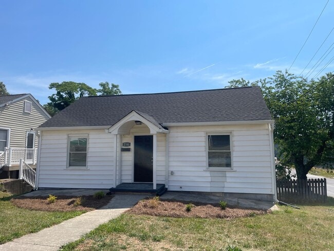 Building Photo - 2701 Patrick Ave