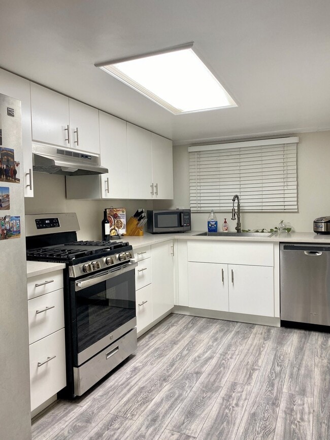 Photo - 620 W Hyde Park Blvd Unit 313