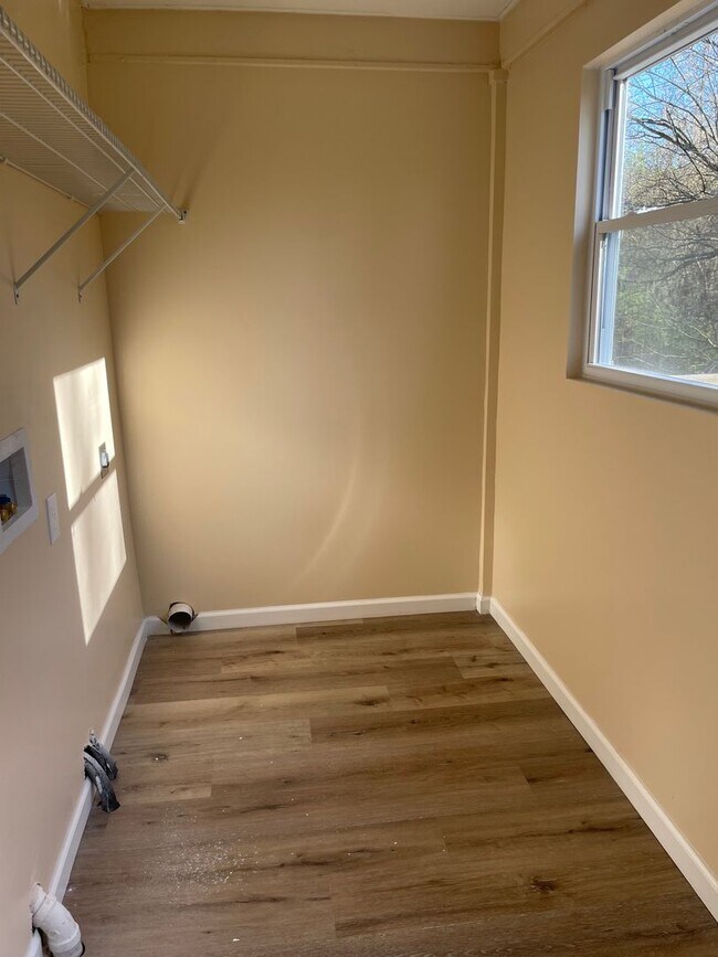 Photo - Knoxville 37914 - 2 bedroom 1 bath home - ...