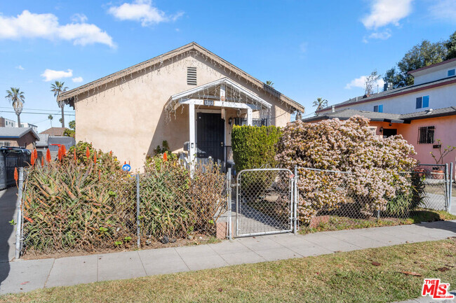 Building Photo - 1283 W 36th St Rental