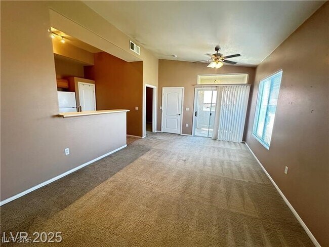 Photo - 3460 Cactus Shadow St Unidad 203 Rental