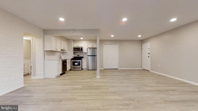 Building Photo - 1822 Metzerott Rd Unit 305