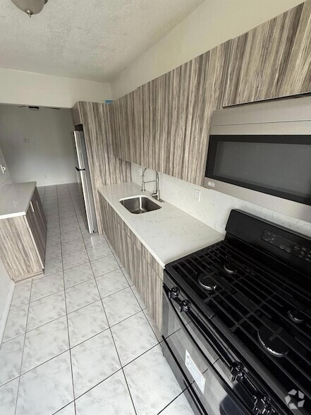 Building Photo - 55 NW 204th St Unit 5 Rental