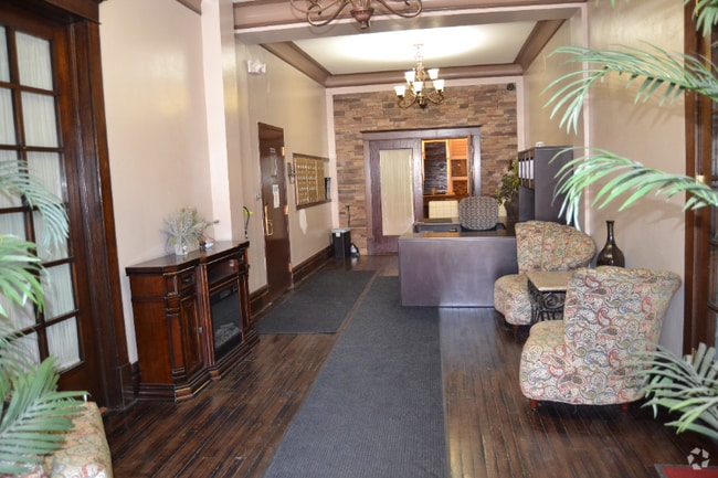 Building Photo - 160 Fayette St Rental