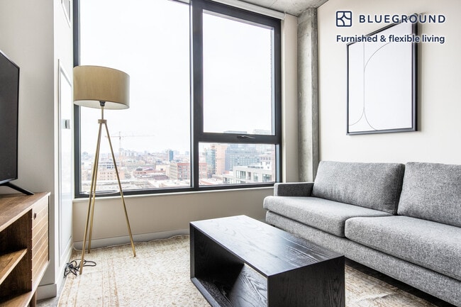 Photo - 939 W Washington Blvd Unidad FL12-ID297