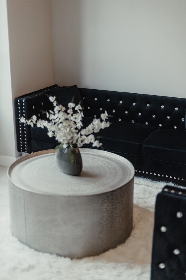 Photo - 714 N Main St Unidad Dewey's Boutique Apt