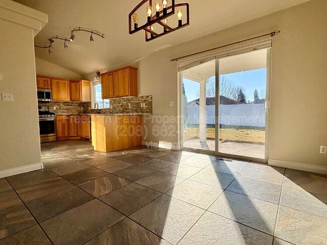 Photo - 594 W Ashworth Ln