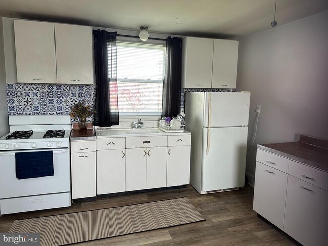 Photo - 424 S Matlack St Unit APT 2