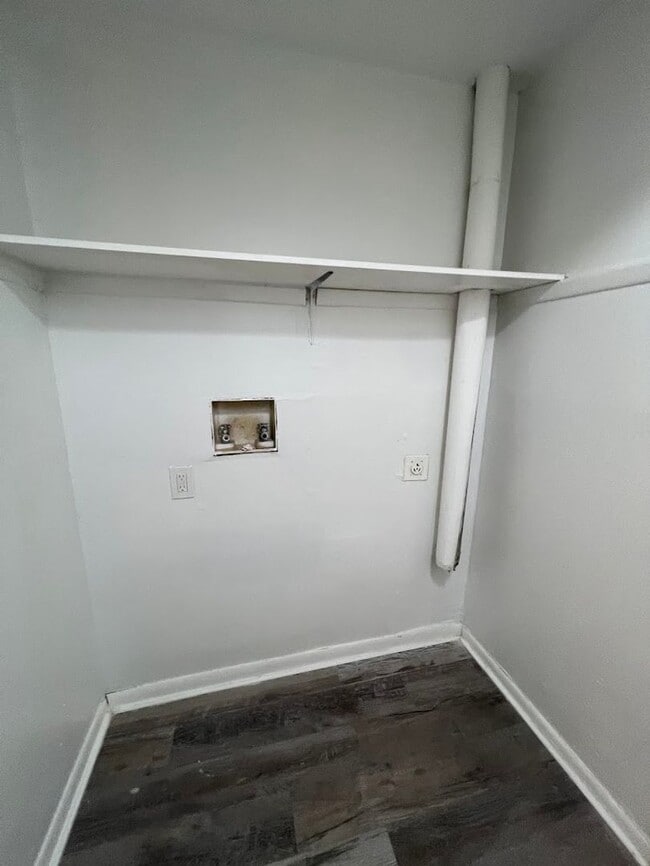 Building Photo - 1714 Hickorydale Dr Unit 2 Rental
