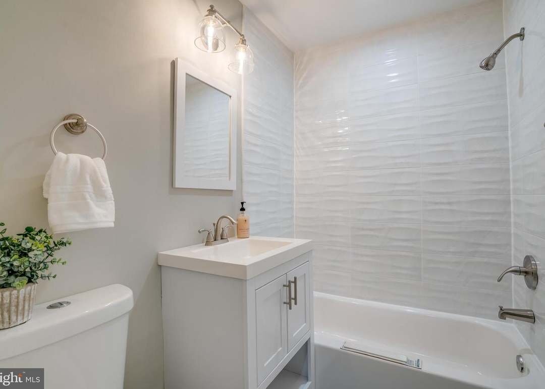 Photo - 813 52nd St NE