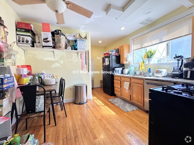 Building Photo - 18 Allston St Rental