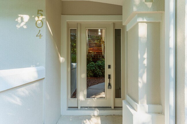 Photo - Gorgeous Regatta Bay Townhouse for RENT!!