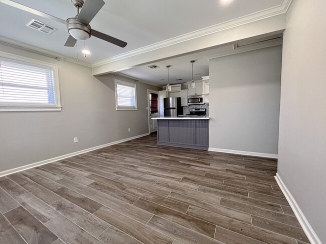 LIVING ROOM - 5310 Astoria Dr House