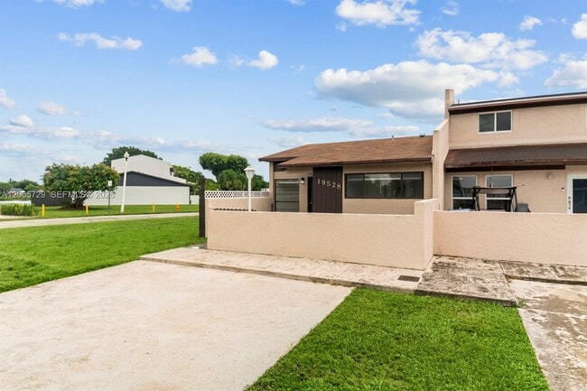 Photo - 19528 NW 55th Cir Pl