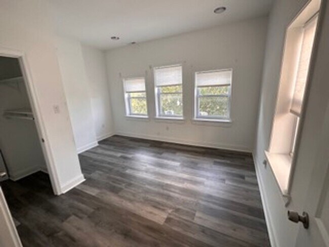 Photo - 4931 Walnut St Unit 3FL