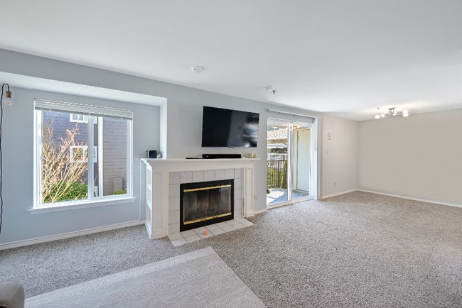 Building Photo - 12530 109th Ct NE Unit F204